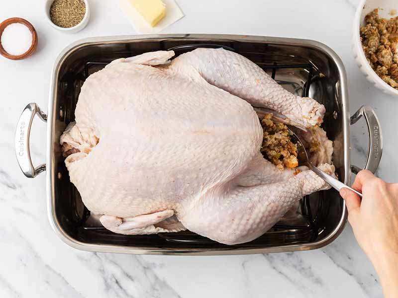 Stuffed Turkey (Traditional/Plain Stuffing) (Fresh) (Uncooked)